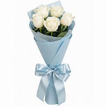 Букет 5 Белых роз Проуд в Рогнедино