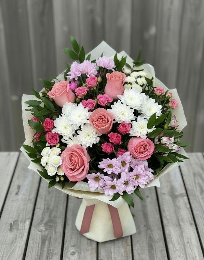 Букет цветов из: Альстромерии, Гвоздики, Розы и Хризантемы в Рогнедино