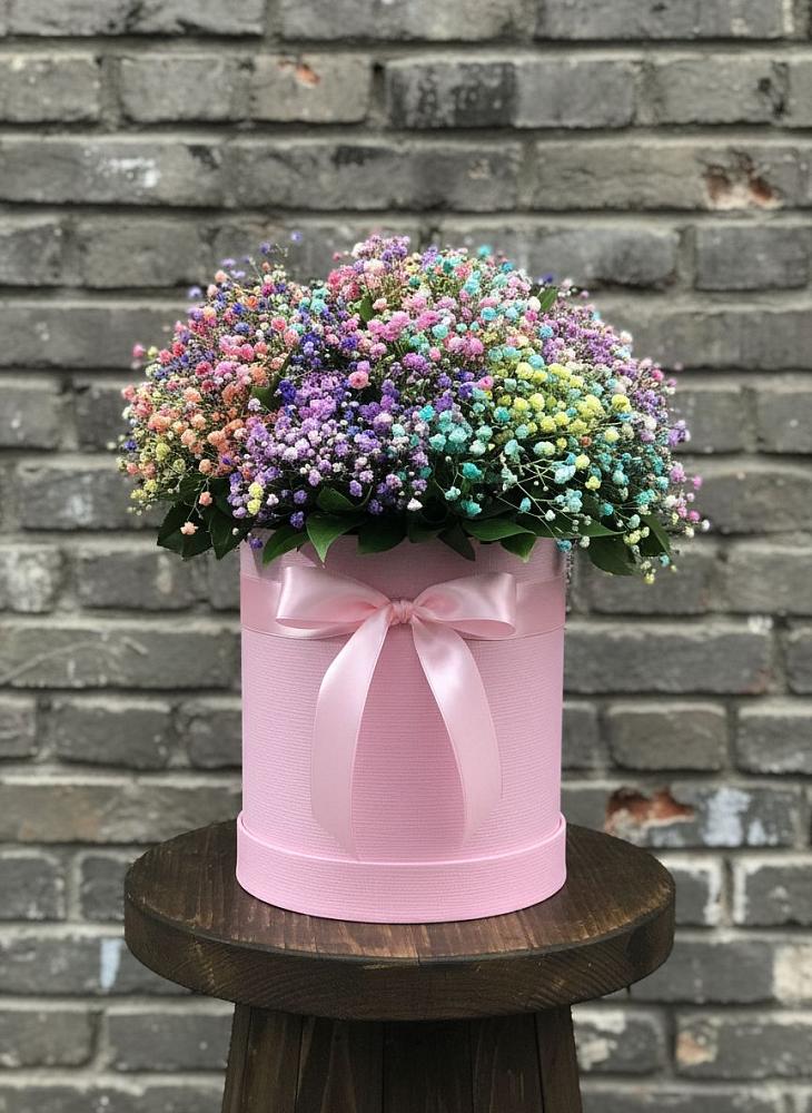 Цветочная композиция из Гипсофила и Розы в шляпной коробке в Рогнедино