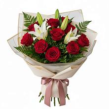 Букет цветов из:  Лилии и Розы в Рогнедино