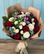 Букет цветов из:  Розы и Альстромерии в Рогнедино