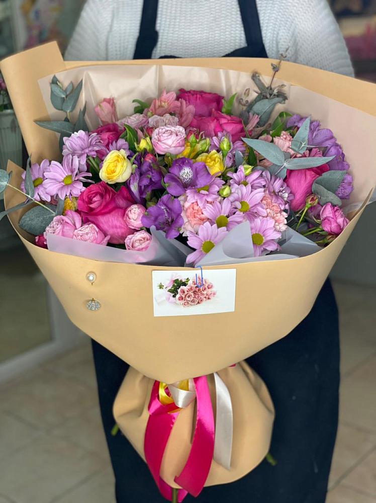 Букет цветов из: Хризантемы, Гвоздики и Альстромерии в Рогнедино