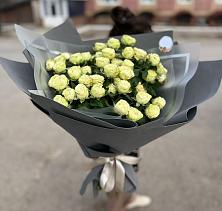 Букет Белые кустовые розы Солинеро в Рогнедино