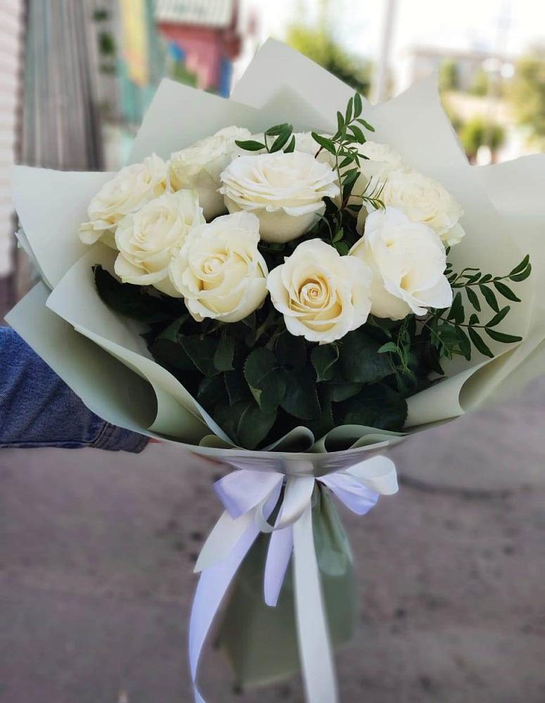 Букет Белые розы Проуд в Рогнедино
