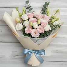 Букет цветов из:  Лизиантусы в Рогнедино