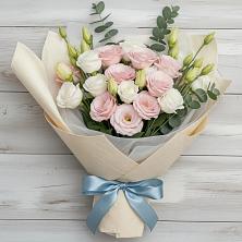 Букет цветов из:  Лизиантусы в Рогнедино
