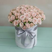 Цветочная композиция из Розы в шляпной коробке в Рогнедино