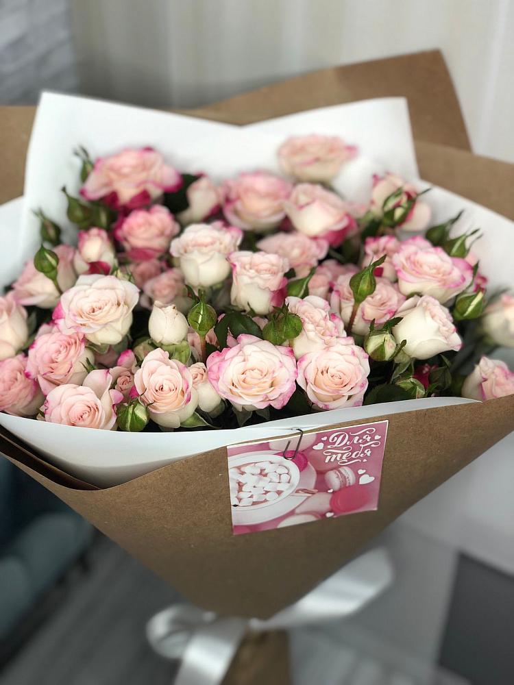 Букет цветов из: Розы в Рогнедино