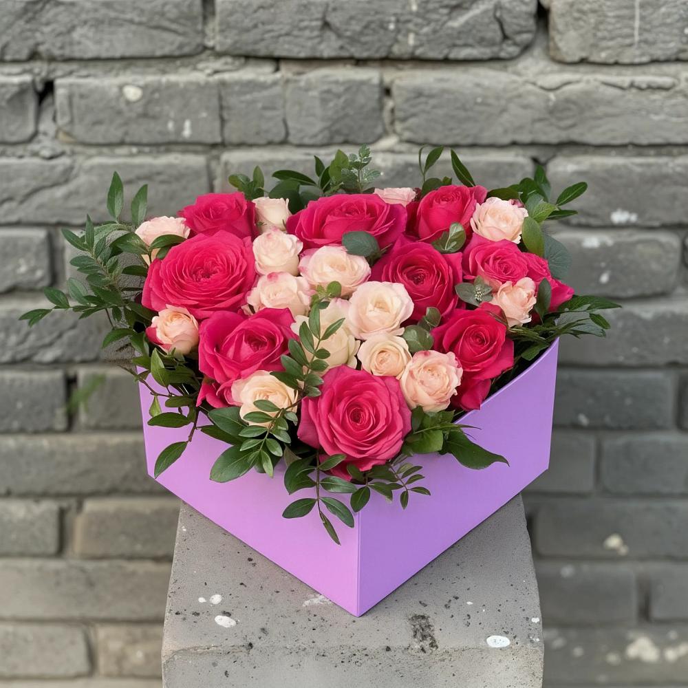 Цветочная композиция из Розы в коробке в Рогнедино