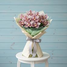 Букет цветов из:  Орхидеи и Розы в Рогнедино