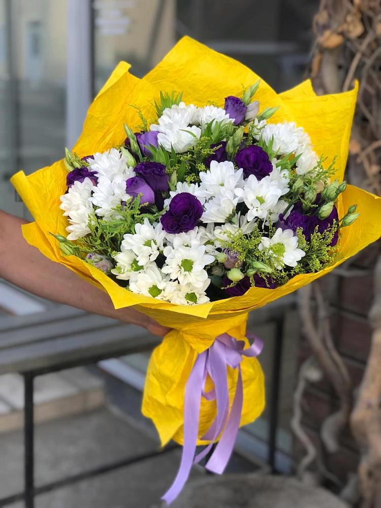 Букет цветов из: Ирисы, Хризантемы и Ромашки в Рогнедино