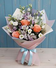 Букет цветов из:  Лизиантусы, Розы, Альстромерии и Гипсофила в Рогнедино