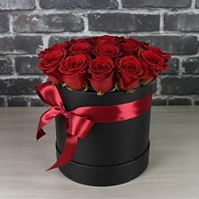 Цветочная композиция из Розы в шляпной коробке в Рогнедино