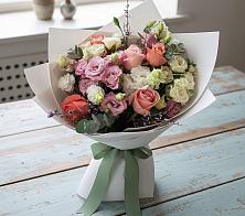 Букет цветов из:  Розы, Лизиантусы и Гвоздики в Рогнедино