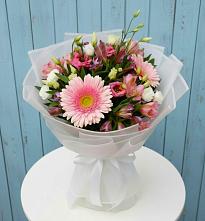 Букет цветов из:  Герберы, Альстромерии и Лизиантусы в Рогнедино