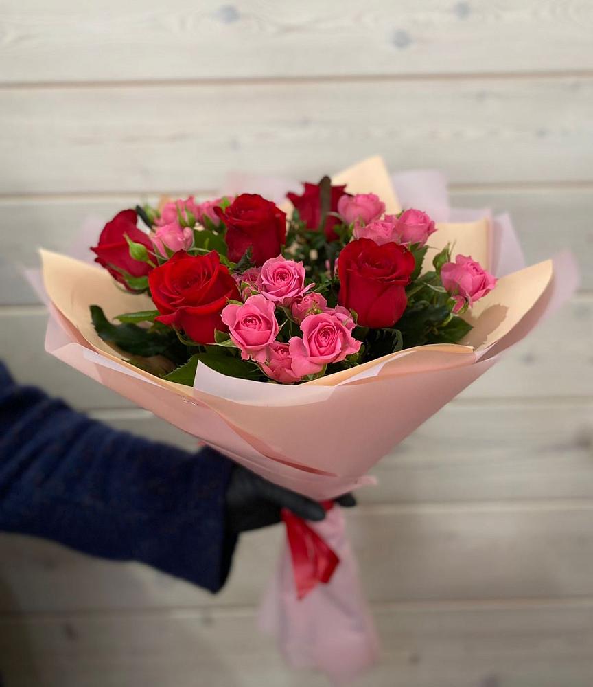Букет цветов из: Розы в Рогнедино