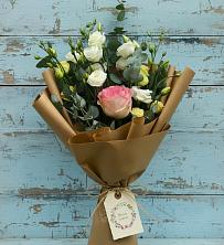 Букет цветов из:  Розы и Лизиантусы в Рогнедино