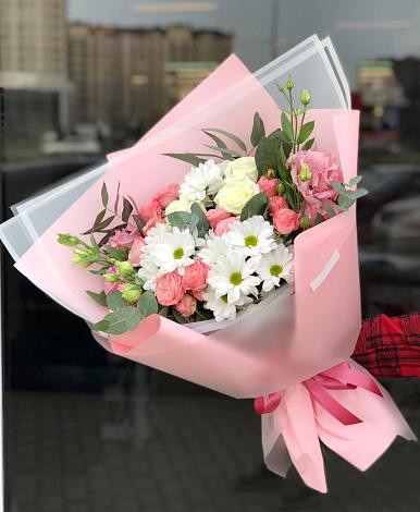 Букет цветов из: Розы, Лизиантусы и Хризантемы в Рогнедино